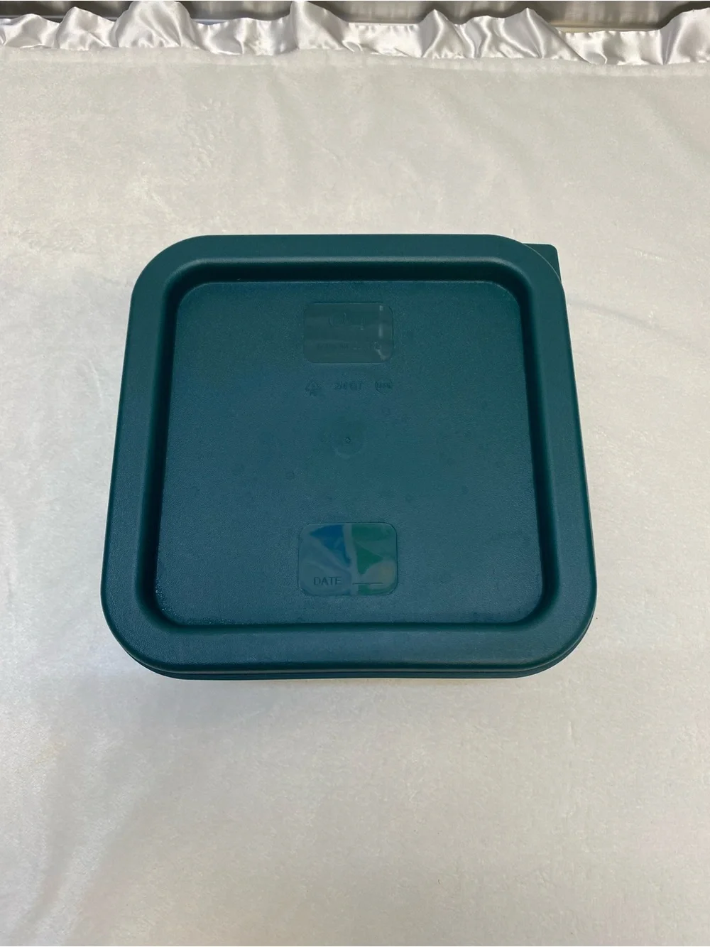 Choice 2 Qt. White Square Polypropylene Food Storage Container and Green Lid